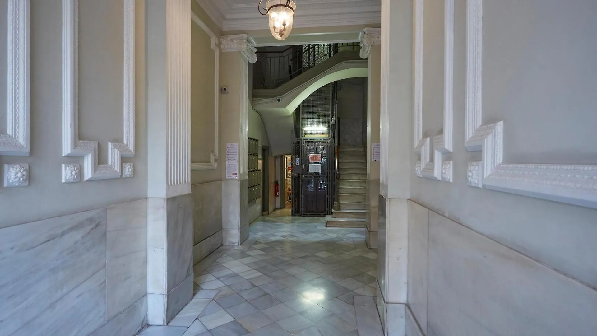 61Par1014- Magnifico Apartamento Recientemente Decorado En Poble Sec Barcelona Spanje